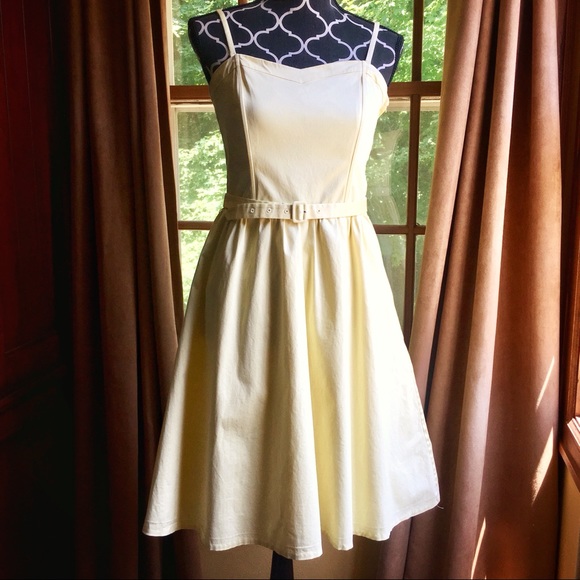 Creamy yellow retro sundress - Picture 3 of 6